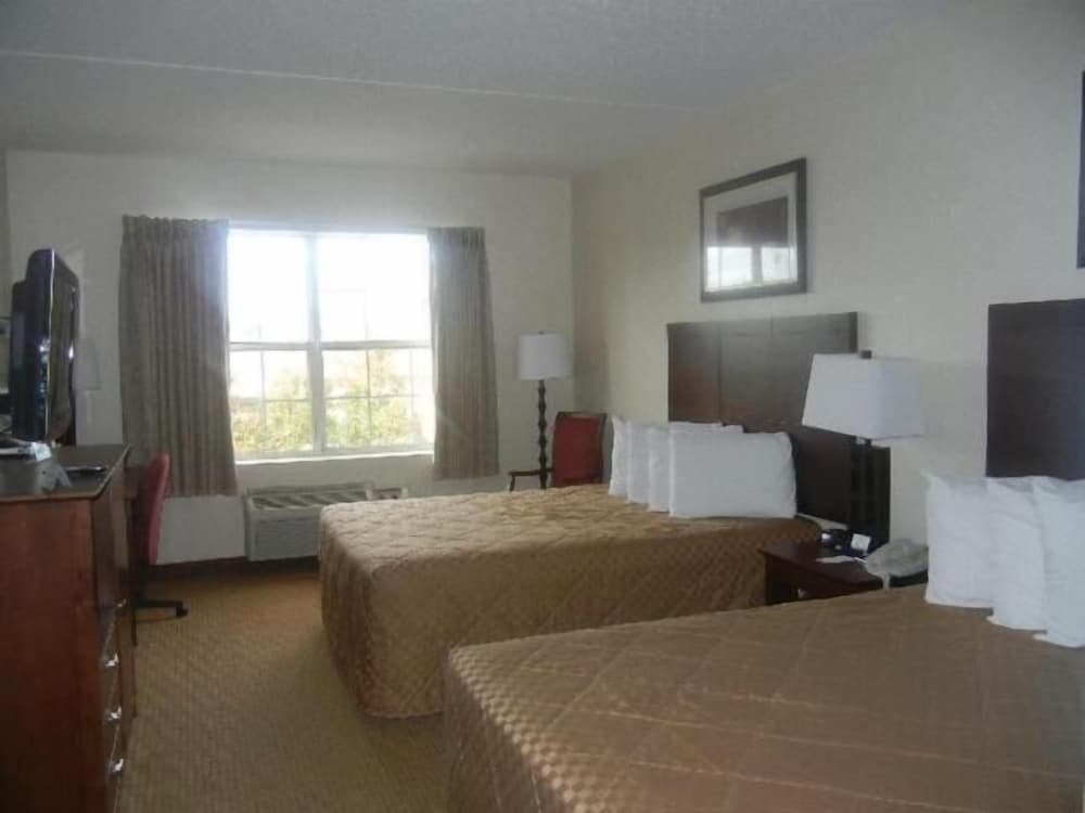 Fayetteville Vacations - Landmark Inn Fort Liberty - Property Image 28
