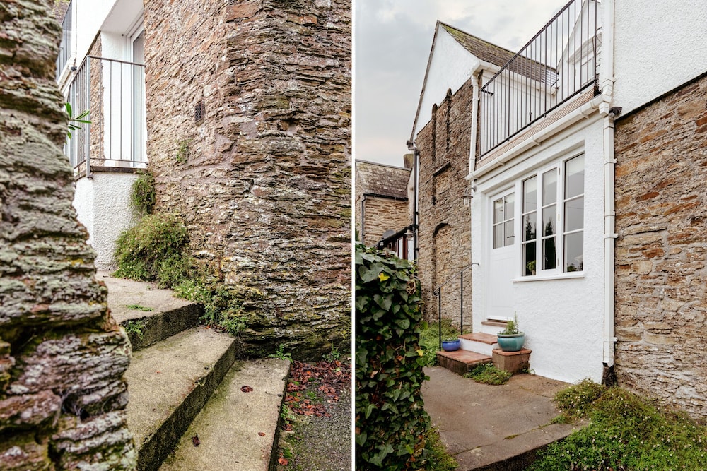 Pear Tree Cottage in South Milton