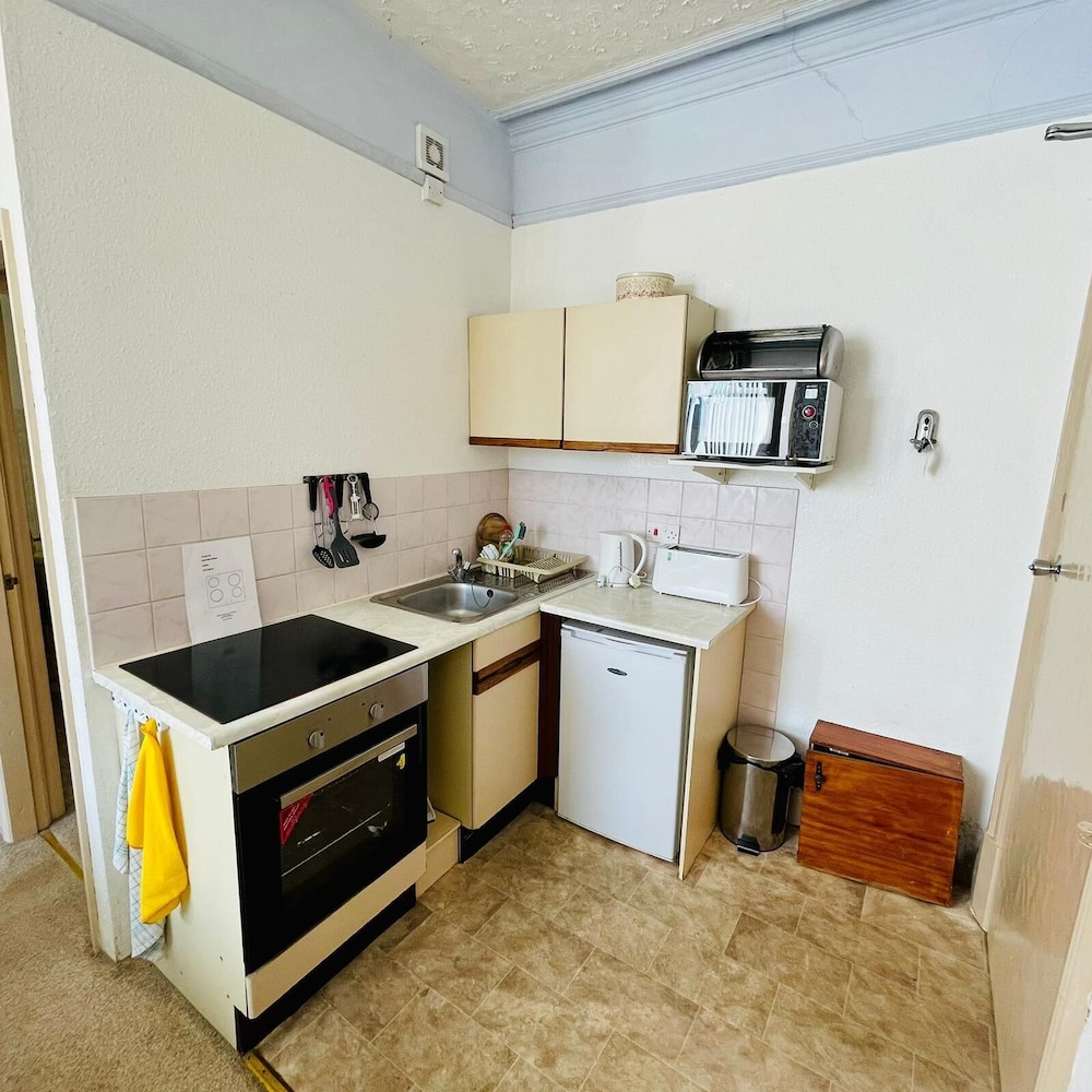 Lyndene Holiday Apartments