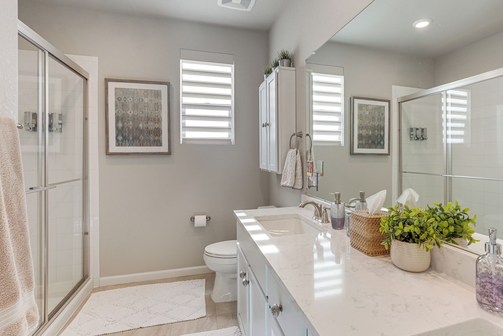 Walk to Light Rail! Townhome 9 Mi to Dtwn Denver