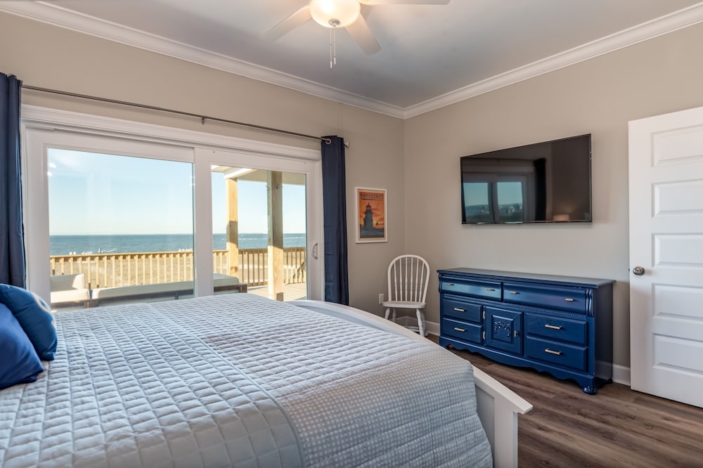Double Down - Your Own Private Beach In The Backyard! Bayside Deck With Kayaks, Hammocks, And Even Crab Traps! 5 Bedroom Home by RedAwning view 4