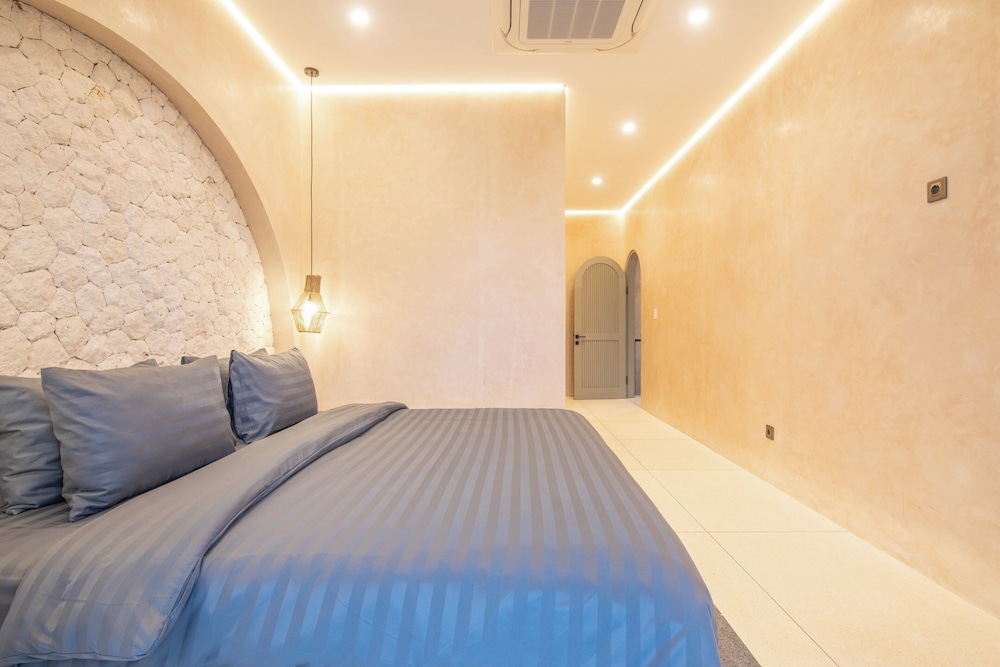 Sleek 2BR Villa, 5 Minutes to Bingin Beach