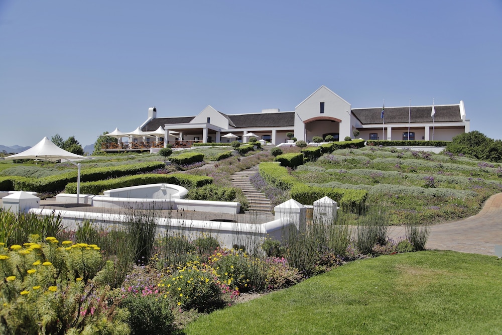 Winelands Golf Lodges at De Zalze