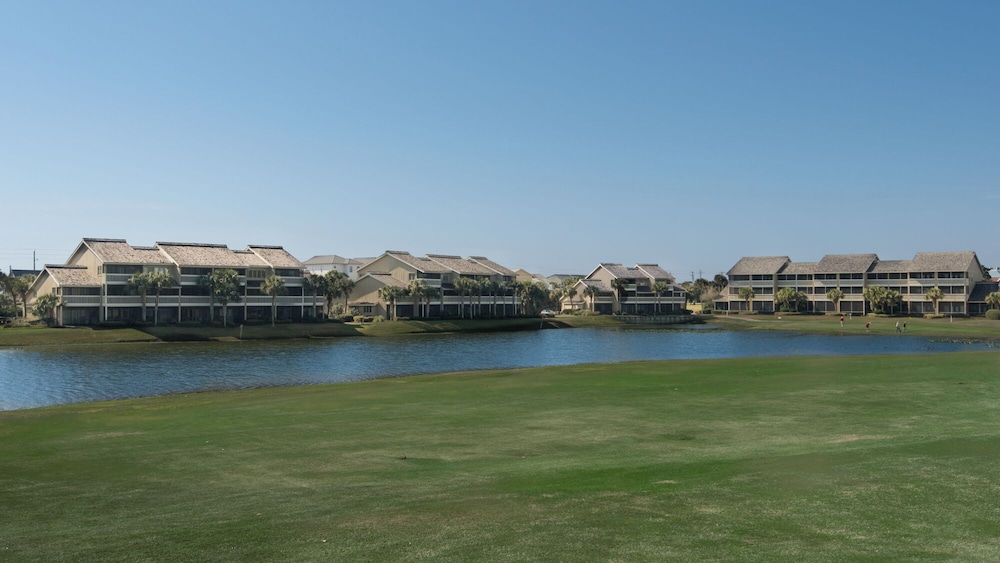 Sleeps 8 w/ Resort Pools, Tennis, Golf & Beach Access + Attraction Tickets!