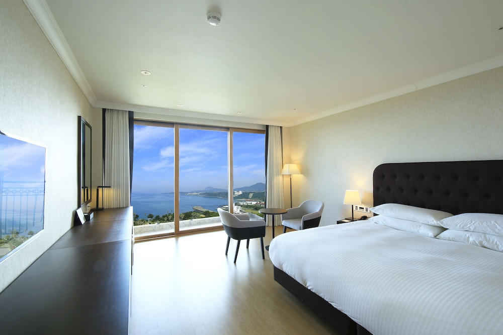 Booyoung Hotel & Resort