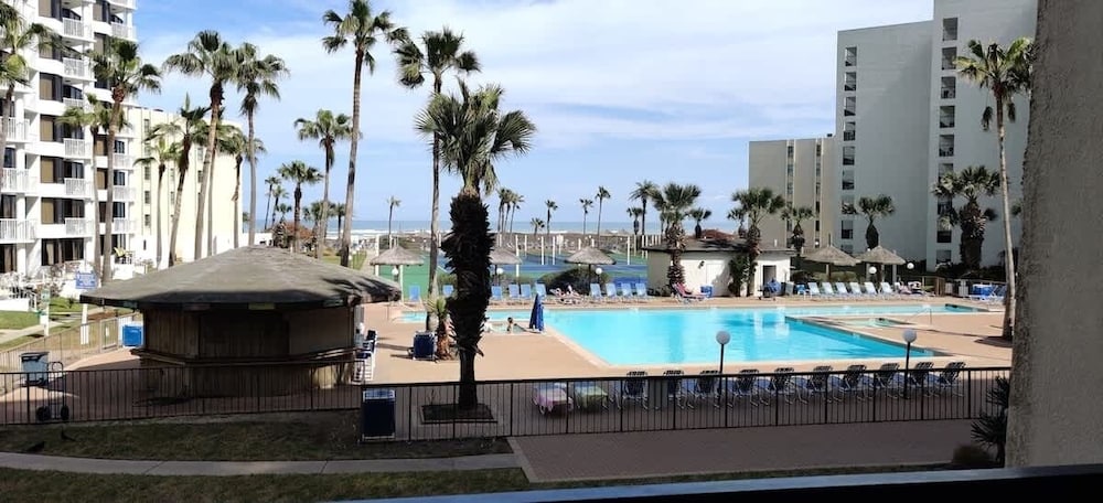 Saida Beachfront Luxe Condo Two Heated Pools 2 Bedroom Condo