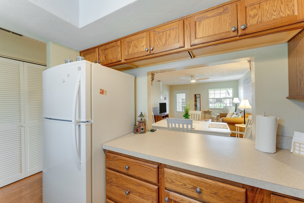 Englewood Condo < 3 Mi to the Beach & Golfing! view 2