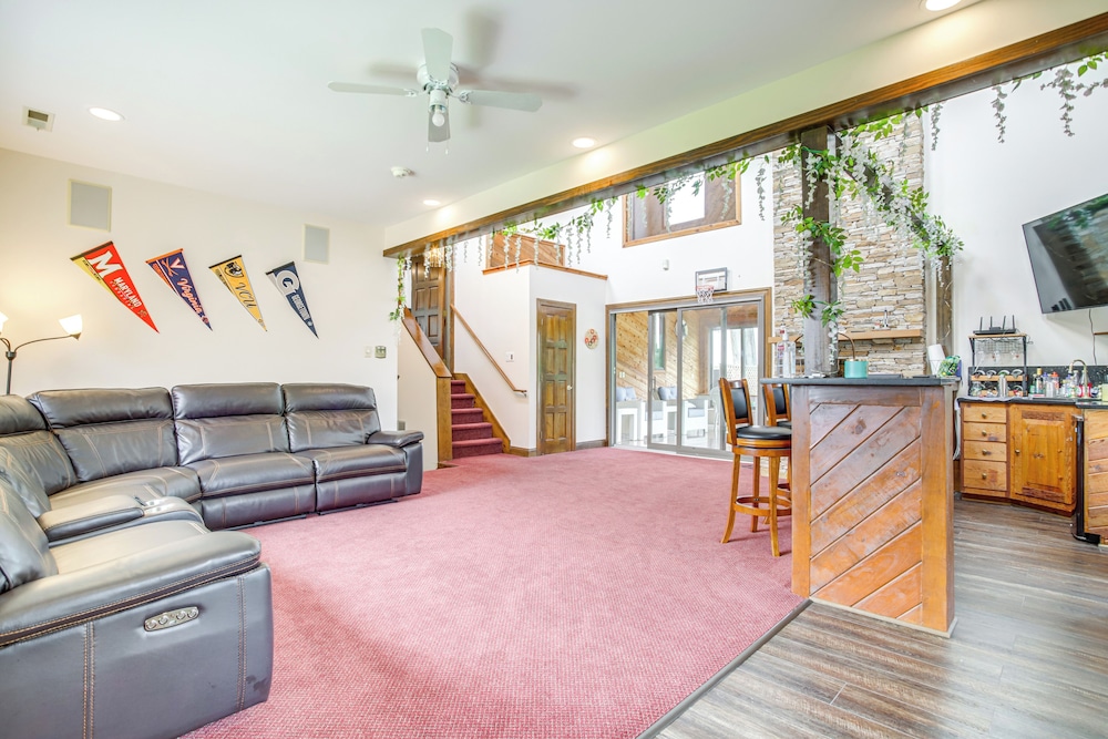 On-site Boat Dock: Queenstown Home w/ Pool & Yard!