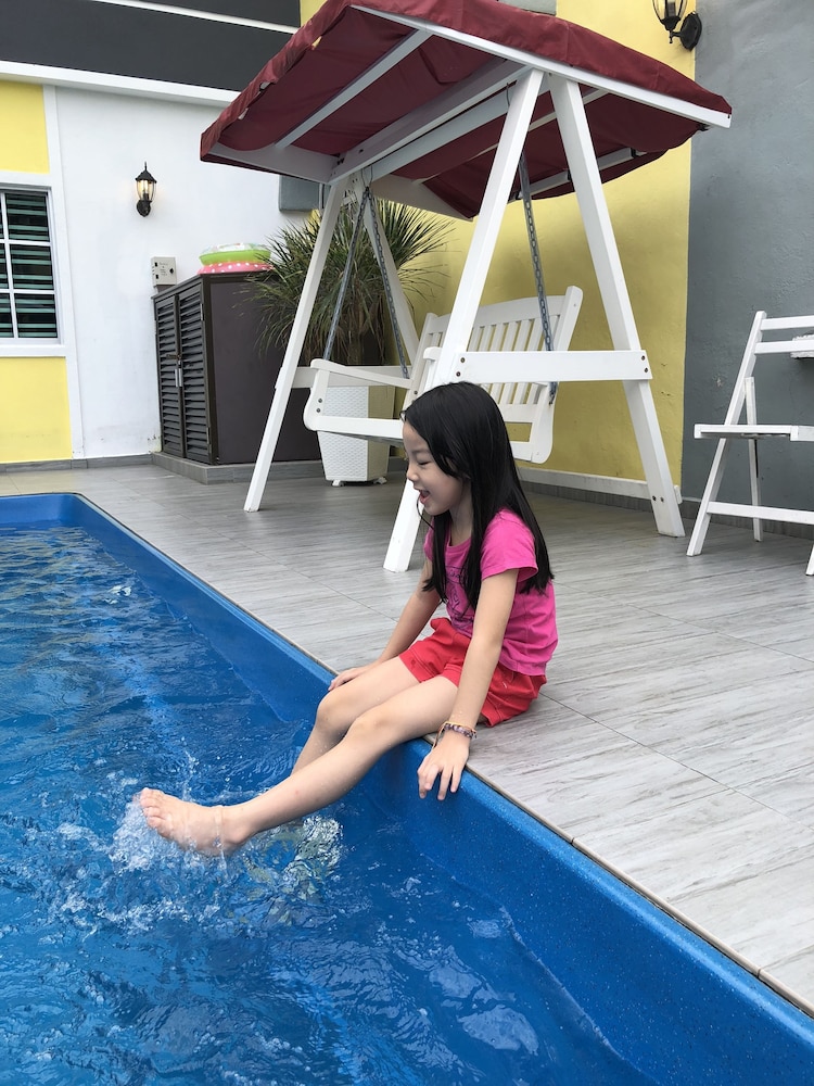 H & H Guesthouse 1
