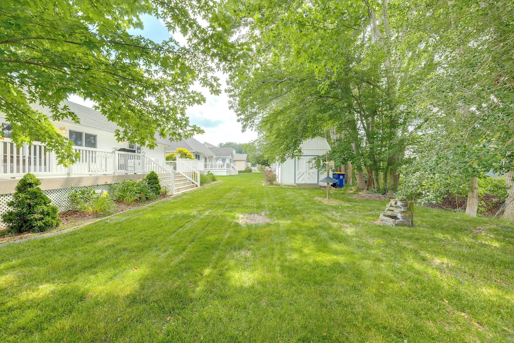 2 Mi to Bethany Beach: Home w/ Furnished Deck