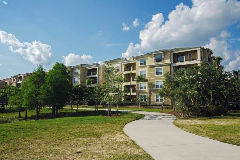 Stylish and New! 3br, Steps fr. Universal Drive