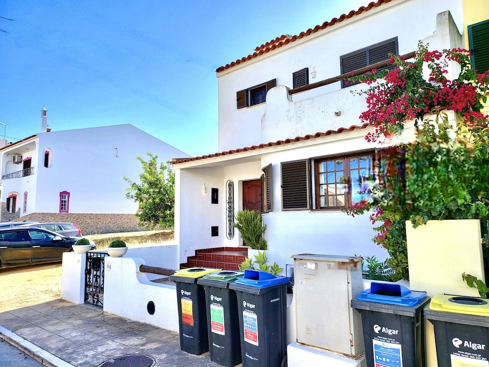 Faro Terrace Villa by Homing
