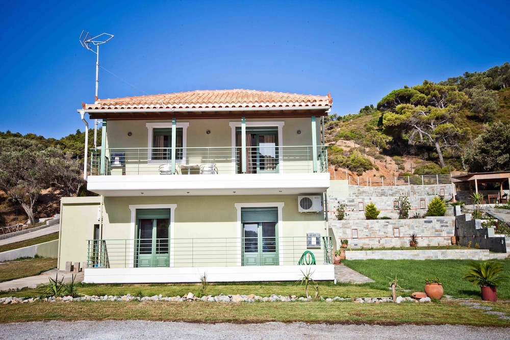 Aselinos Suites