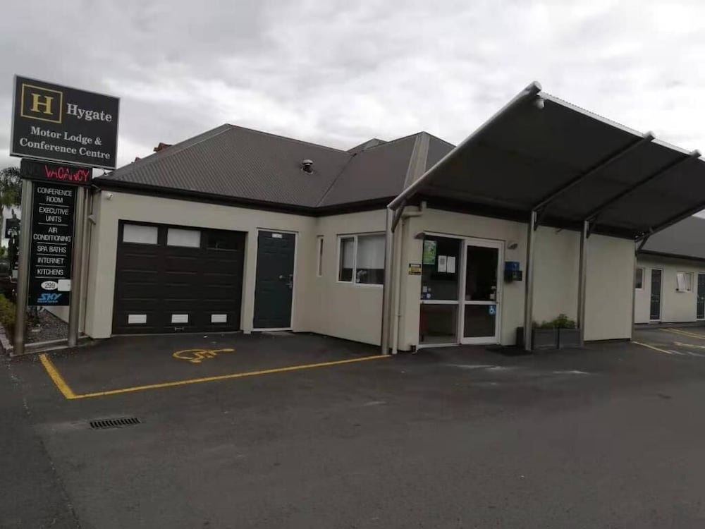 Beetham Park Motel