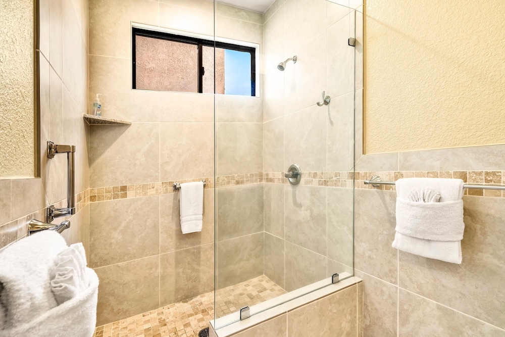 Relaxing Resort Living - Free Concierge - AC! - Vrkcv