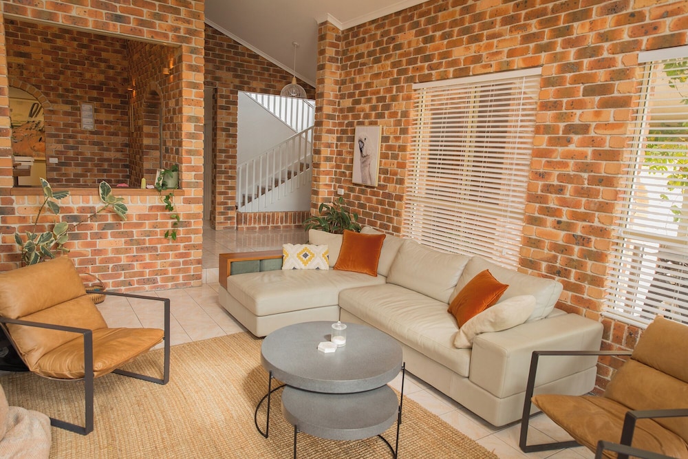 Tropic Lodge by Charlesworth