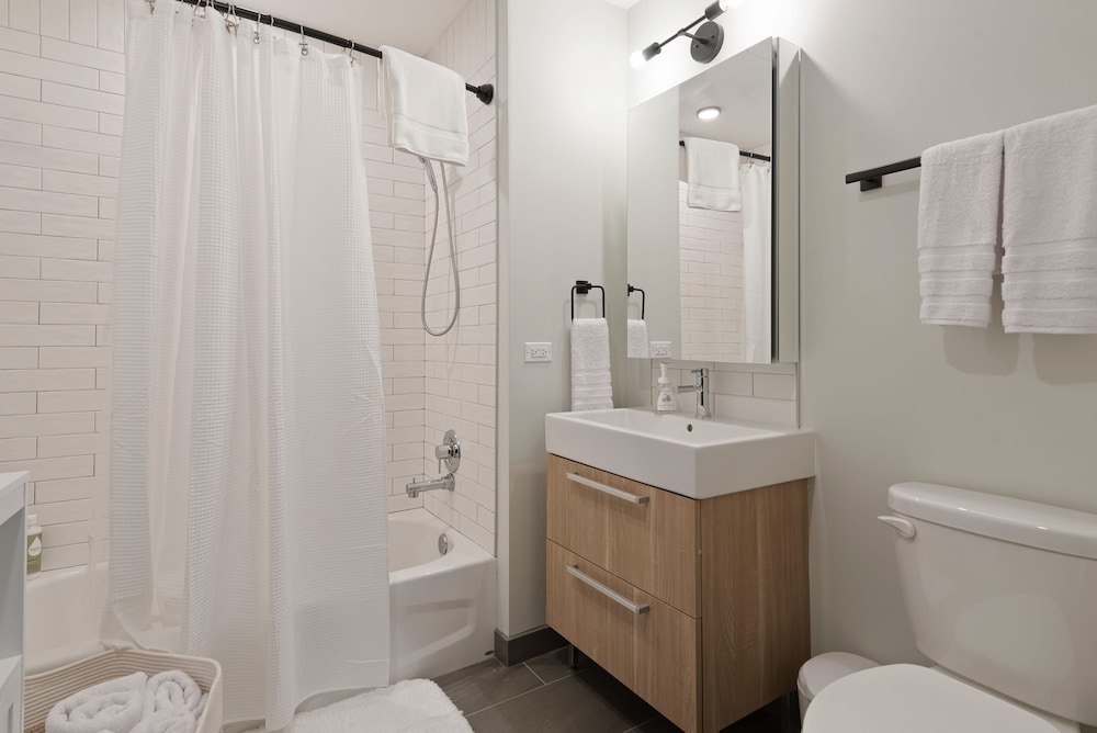 Central Location Exclusive Apts for Large Groups