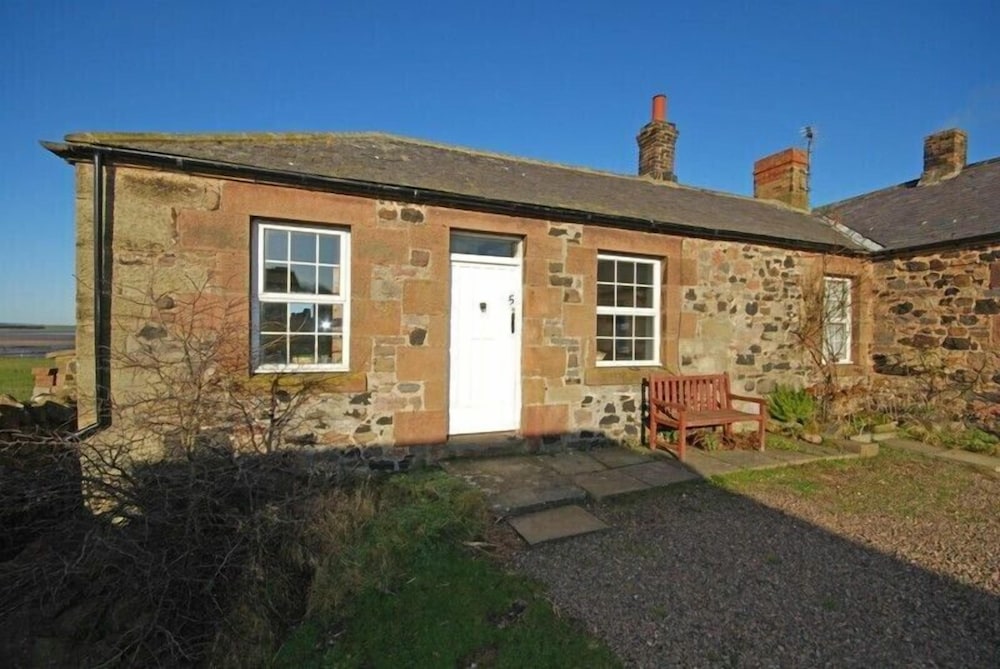 Kittiwake Cottage, Budle Bay