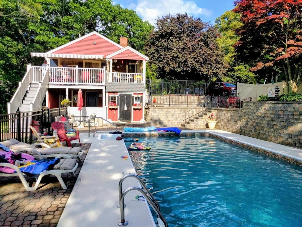 Coastal Comfort With Stunning Harbor Views 3 Bedroom Home