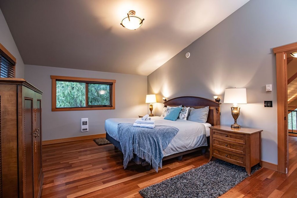 Begbie Snug by Revelstoke Vacations - Image 3
