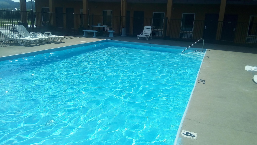 Travelers Inn