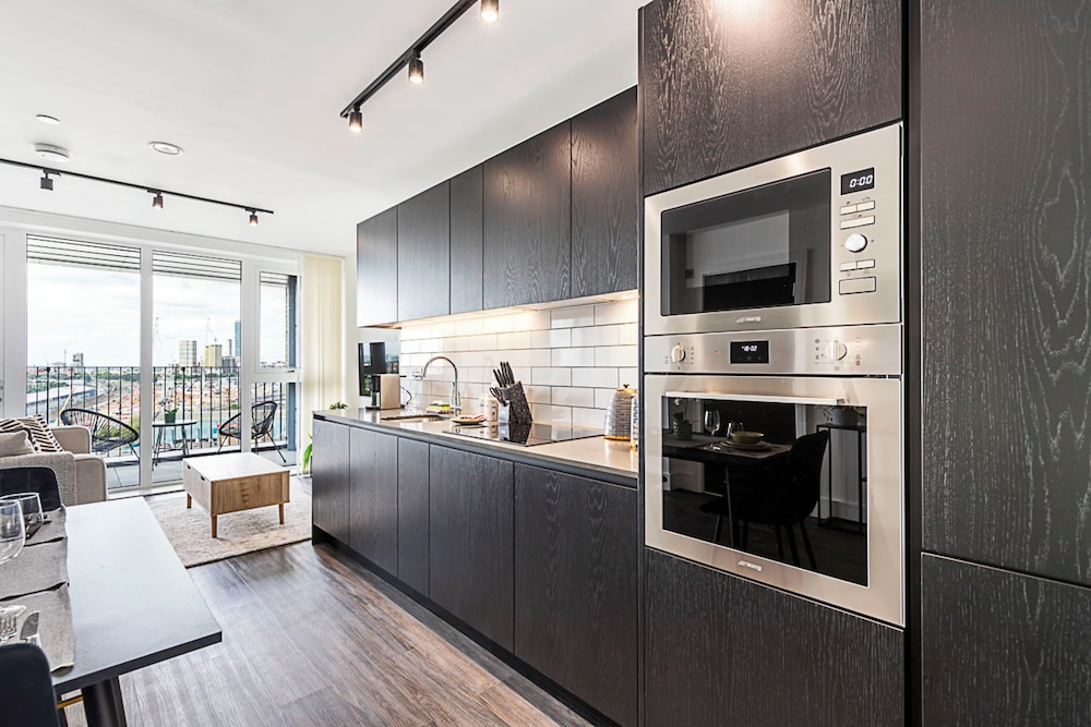 Sky-High Studio with Stunning Views