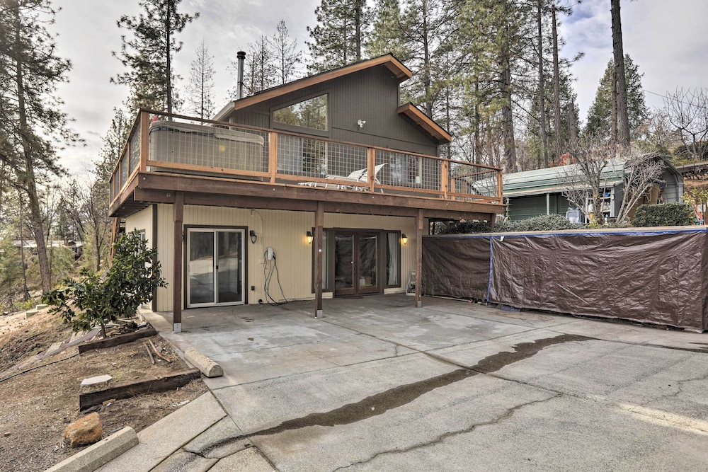 Homey Colfax Getaway w/ Private Hot Tub! view 5