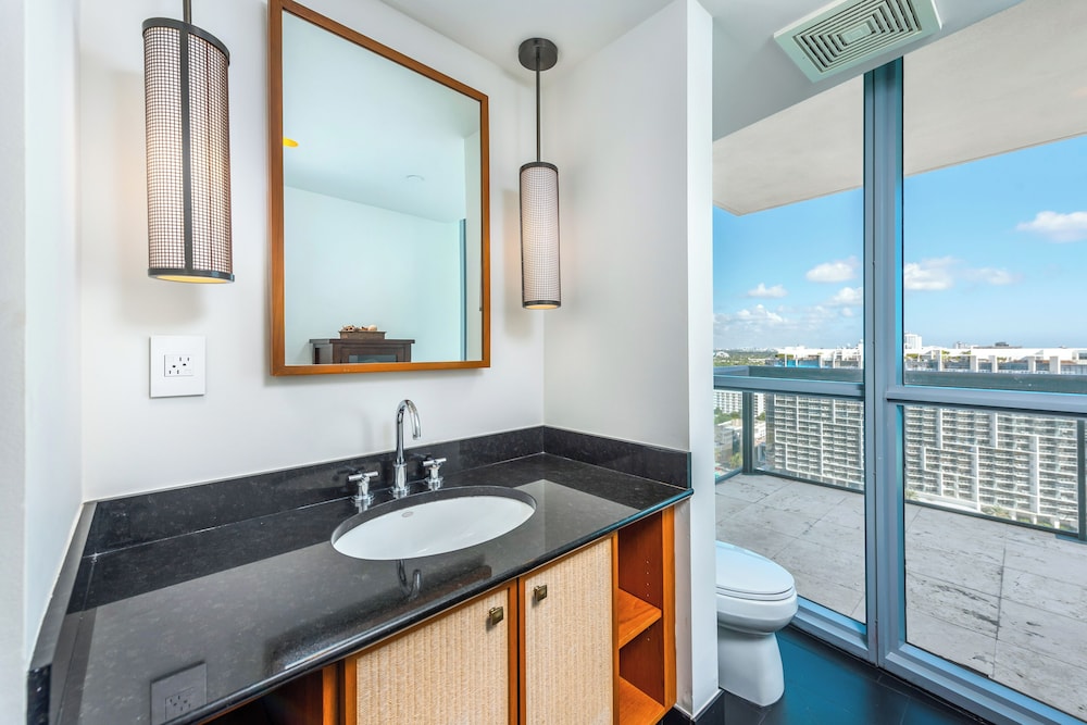 Luxury Vacation Rentals at The Setai by LRMB