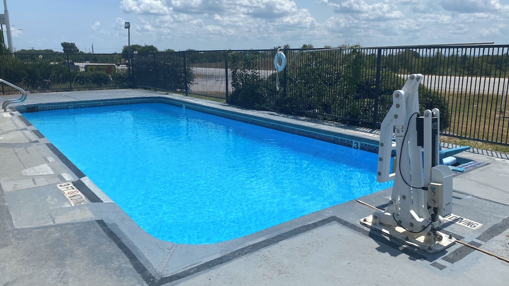 Super 8 by Wyndham Decatur Texas