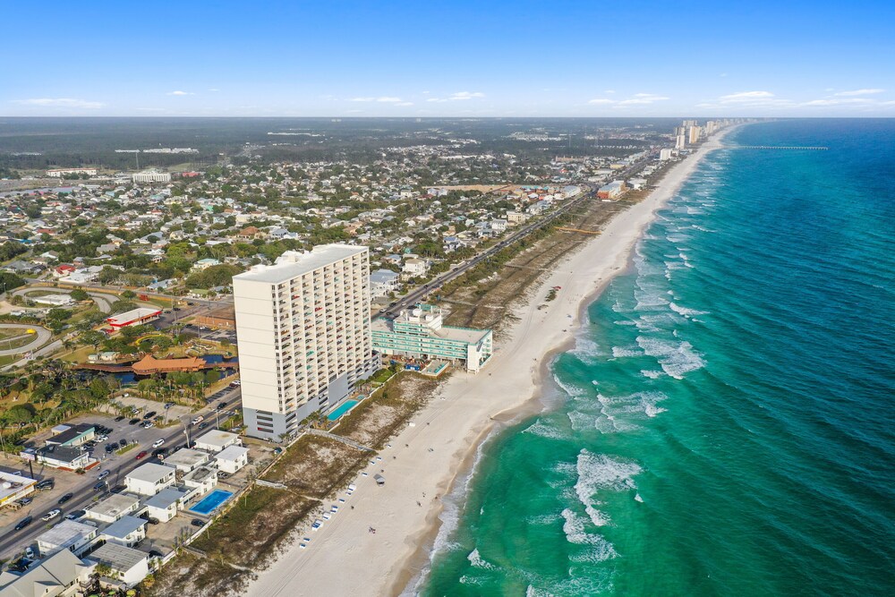 Ocean Reef Beach Resort by PHG view 5