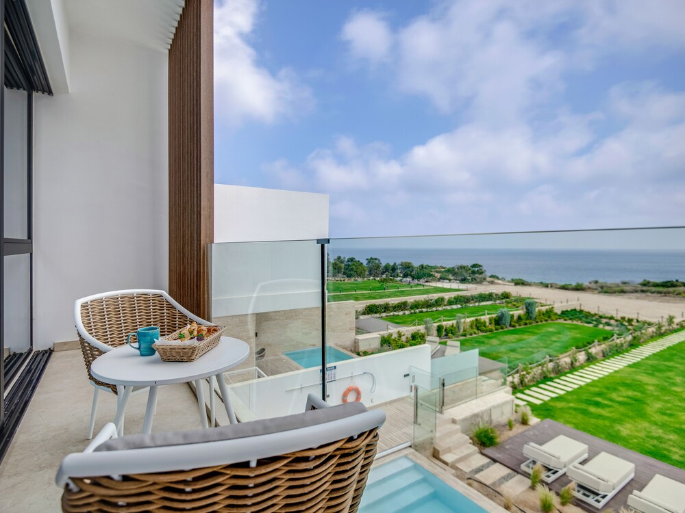 Sanders Konnos Bay Aphrodite - Exquisite 6-bedroom Villa On the Beach Front