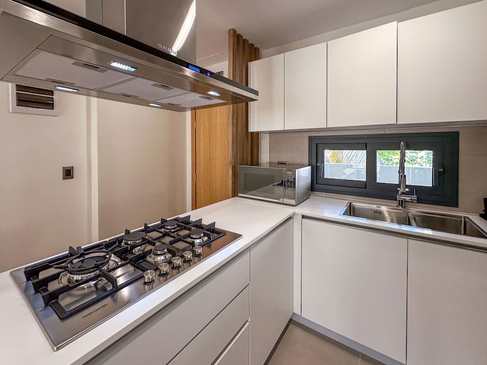 Spectacular Brand new Beach Condo