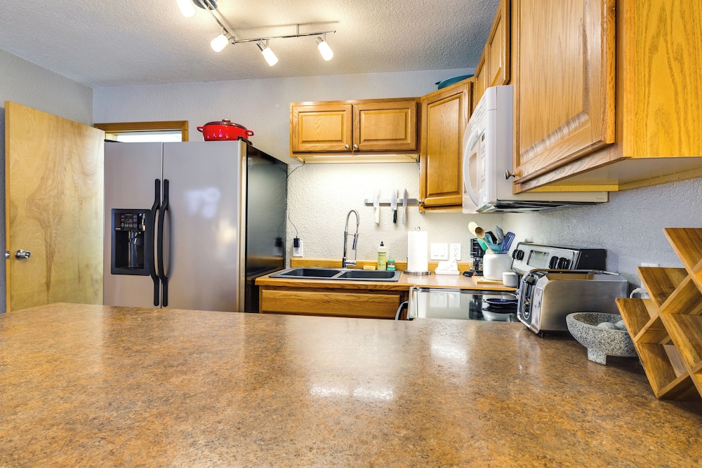 Juneau Vacations - Juneau Apartment - Minutes to Mendenhall Glacier - Property Image 5