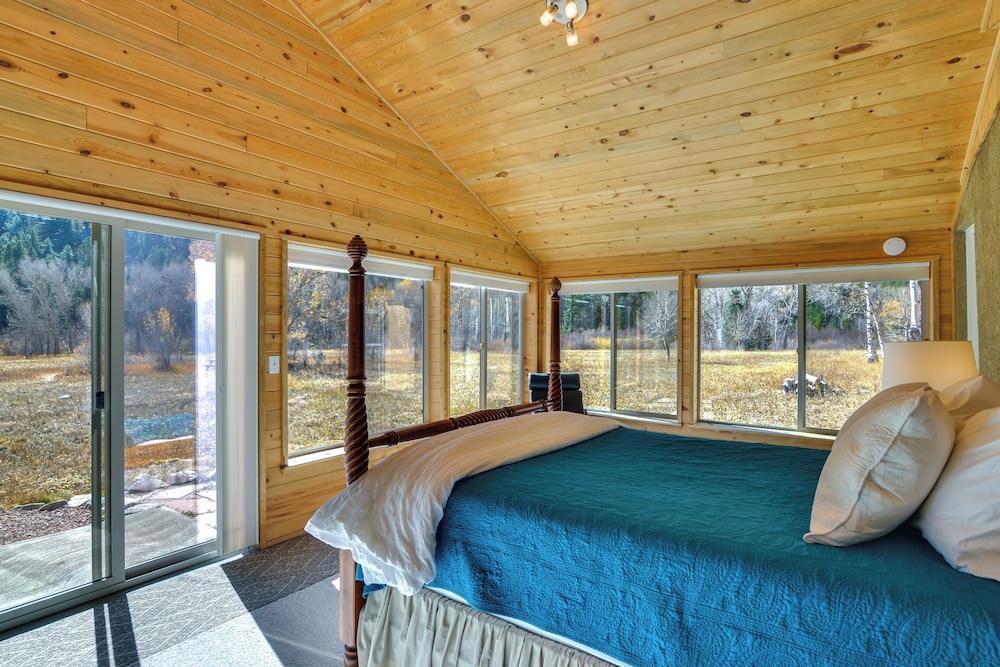 Close to Hot Springs: Chalk Creek Meadows Home! view 3