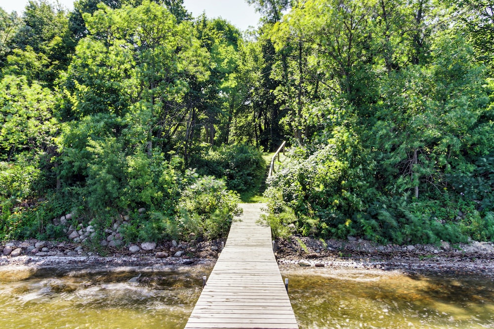 Lakeside Getaway w/ Dock: West Battle Lake Cabin
