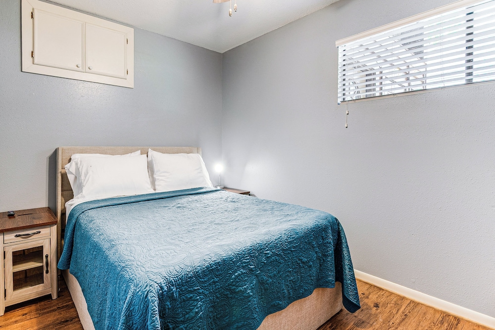 Steps to Marina: Coldspring Retreat w/ Lake View