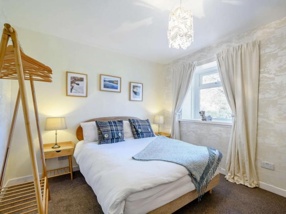 Coastal Farm Cottage With Epic Views view 2