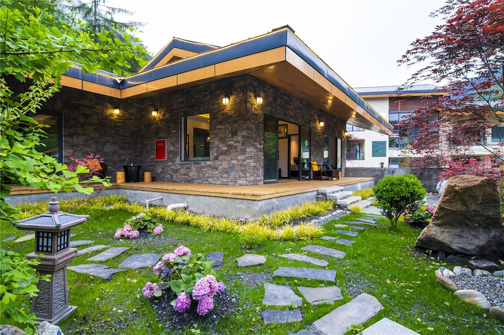 Summergarden Hotel