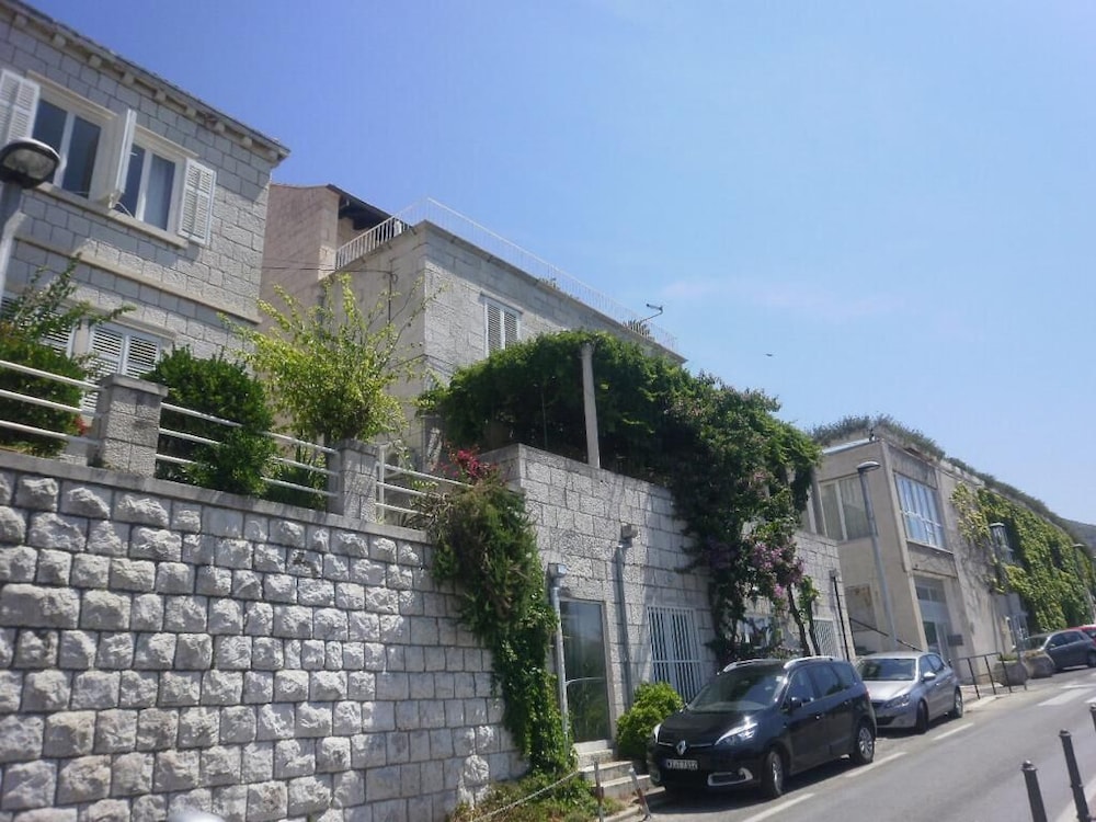 Ploce Apartmani - Natasha