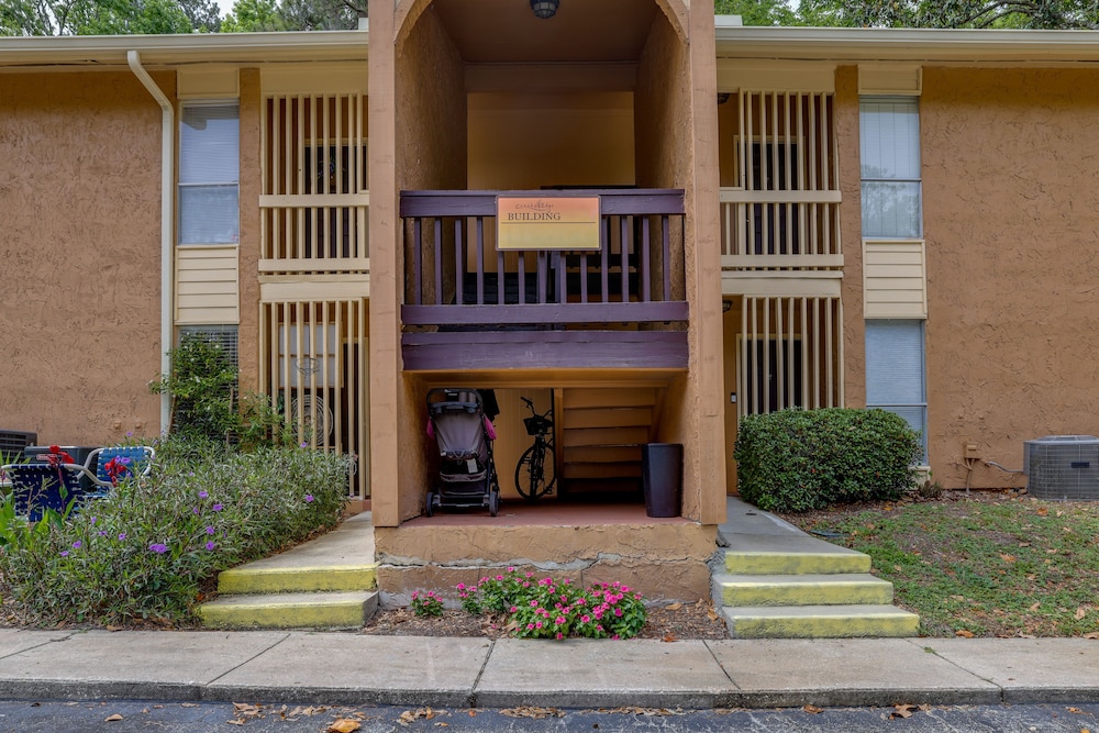 Gainesville Condo w/ Patio, 2 Mi to UF Campus! view 3