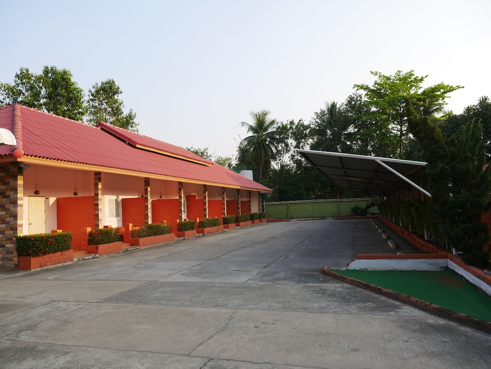 Ploy Resort