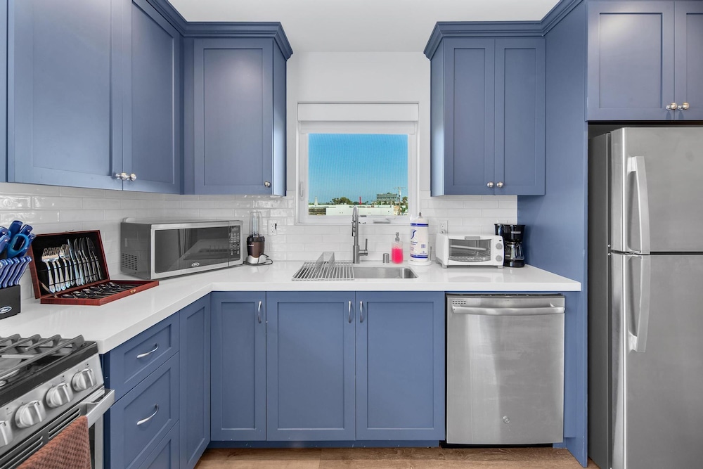Rent Mission Beach 3Br Combo Top 2 Units