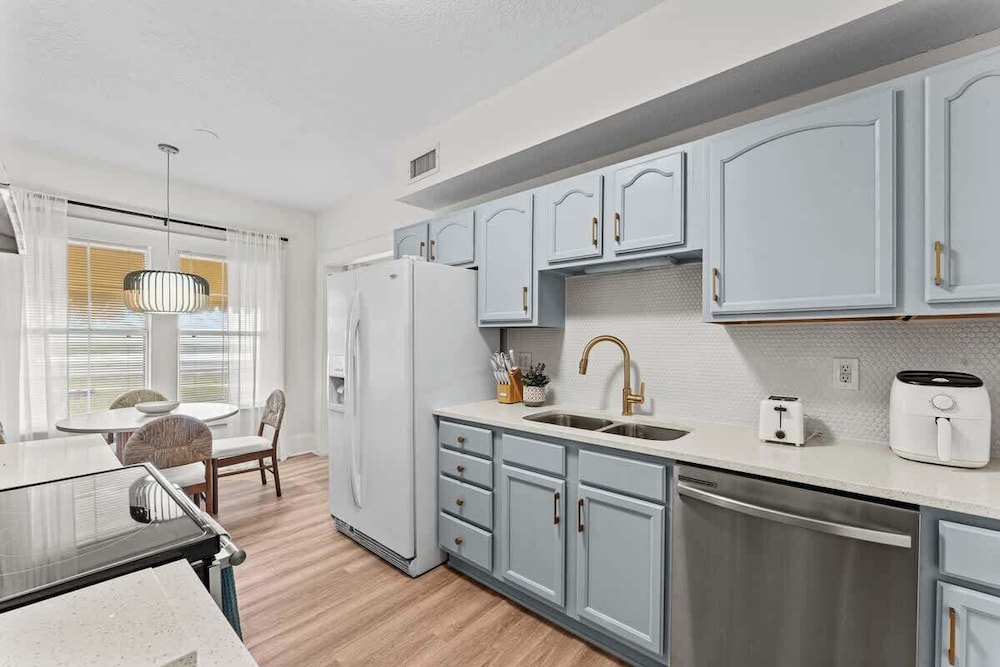 304 Lakeshore - Unit 1 and 2