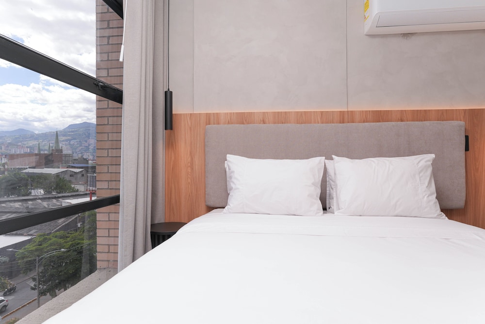 Metropolitan Living by HOUSY