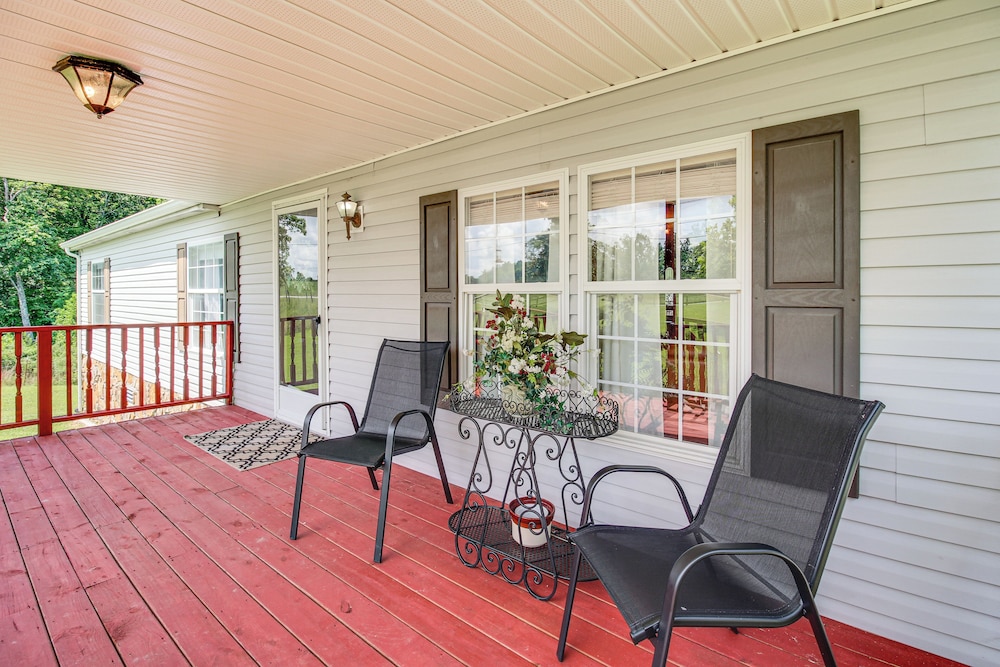 Large Private Yard: Home 16 Mi to Fall Creek Falls
