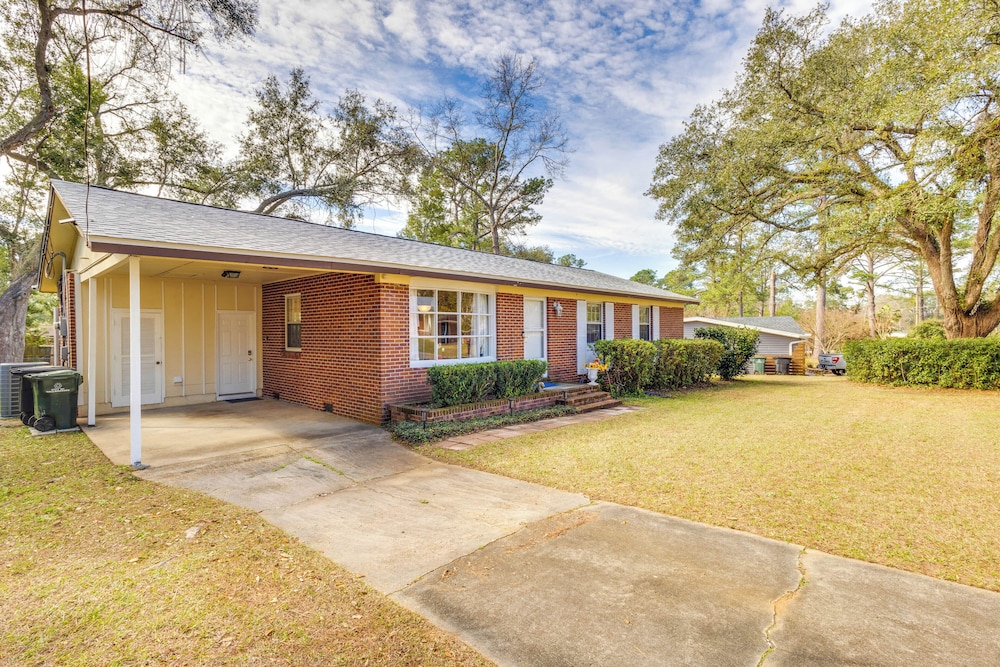 4 Mi to Fsu! Family Gem w/ Deck in Tallahassee