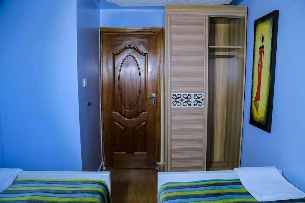Link Palm Apartments view 3