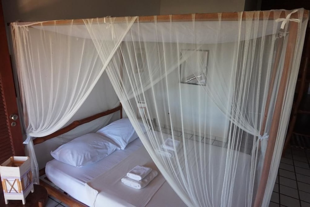 Novos Baianos Hostel e Suites