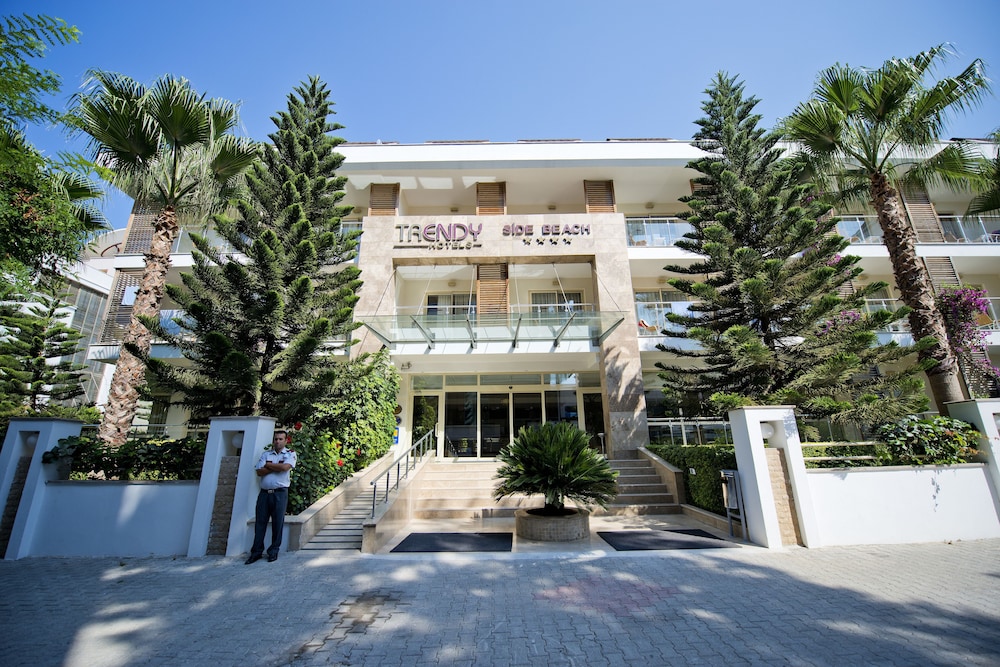 Trendy Side Beach (Adults Only, 16+)