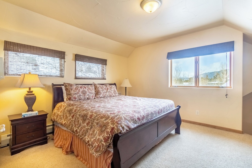 213 County Road 1041